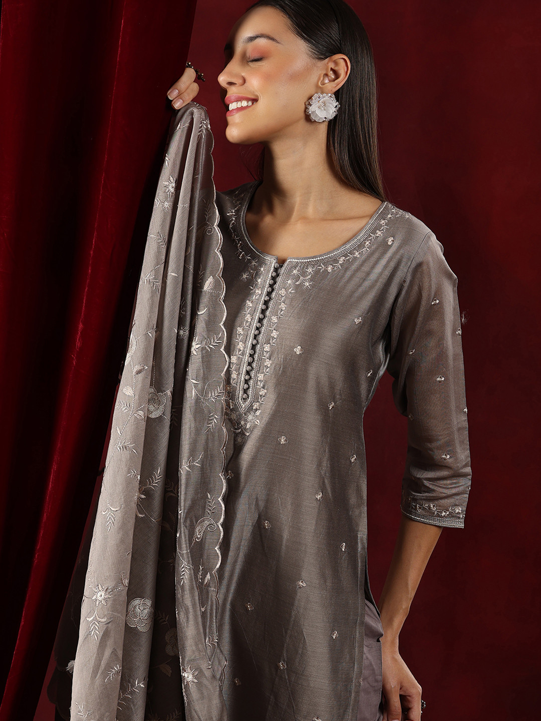 Libas Art Floral Embroidered Thread Work Chanderi Silk Kurta With Trousers & Dupatta, Grey
Libas Art Floral Embroidered Thread Work Chanderi Silk Kurta With Trousers & Dupatta, Grey