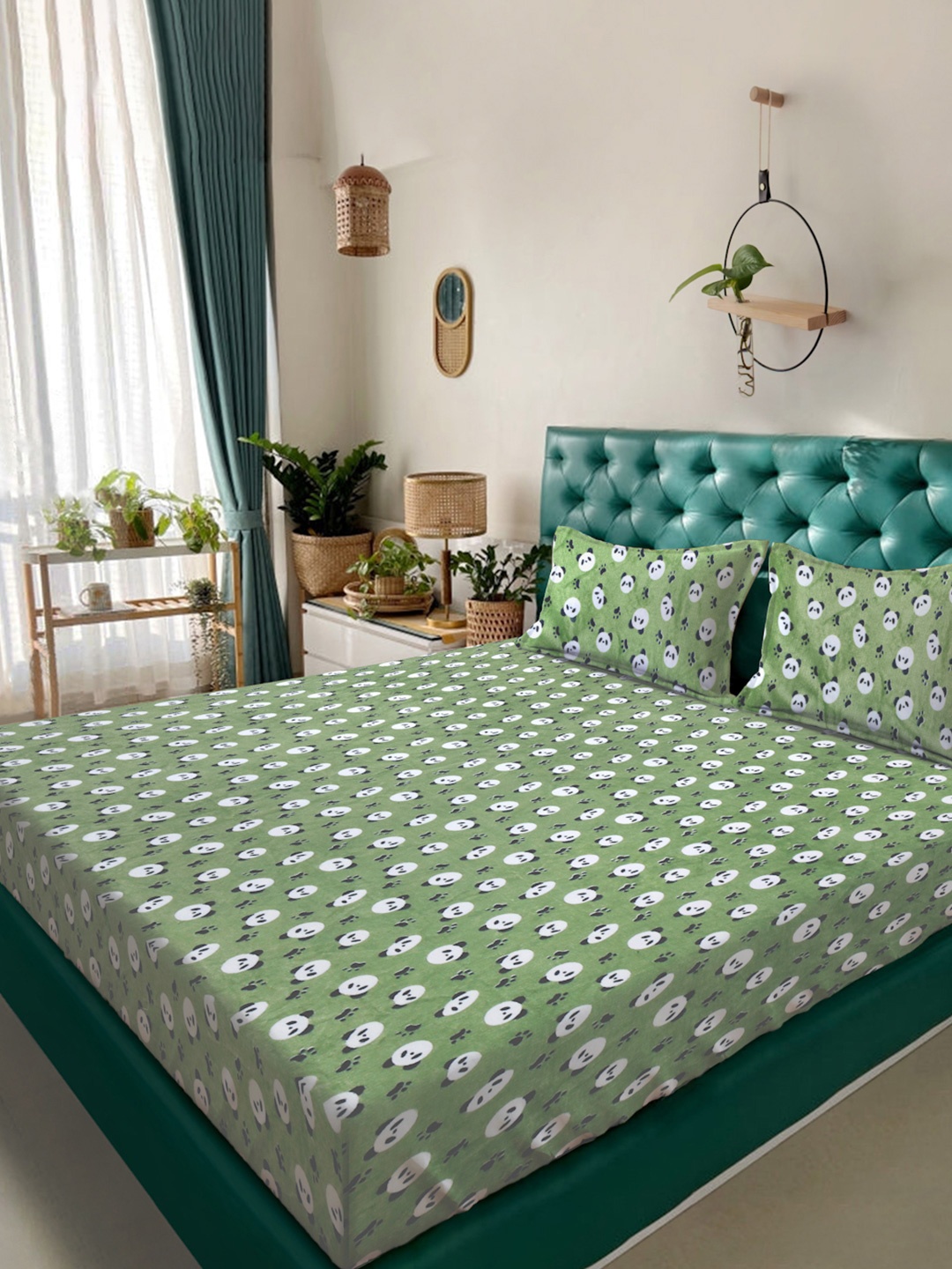 Klotthe Green & White Printed Woolen Fitted Double King Bedsheets with 2 Pillow Cover
Klotthe Green & White Printed Woolen Fitted Double King Bedsheets with 2 Pillow Cover
