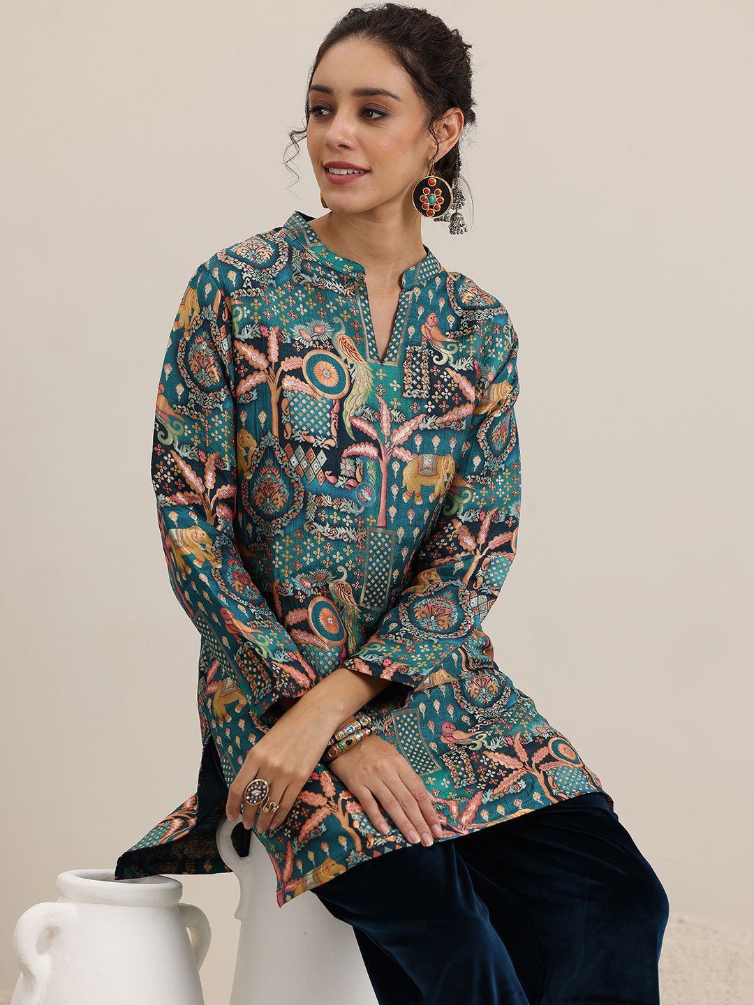 Libas Ethnic Motifs Printed Mandarin Collar Three-Quarter Sleeves Top With Trouser, Blue
Libas Ethnic Motifs Printed Mandarin Collar Three-Quarter Sleeves Top With Trouser, Blue