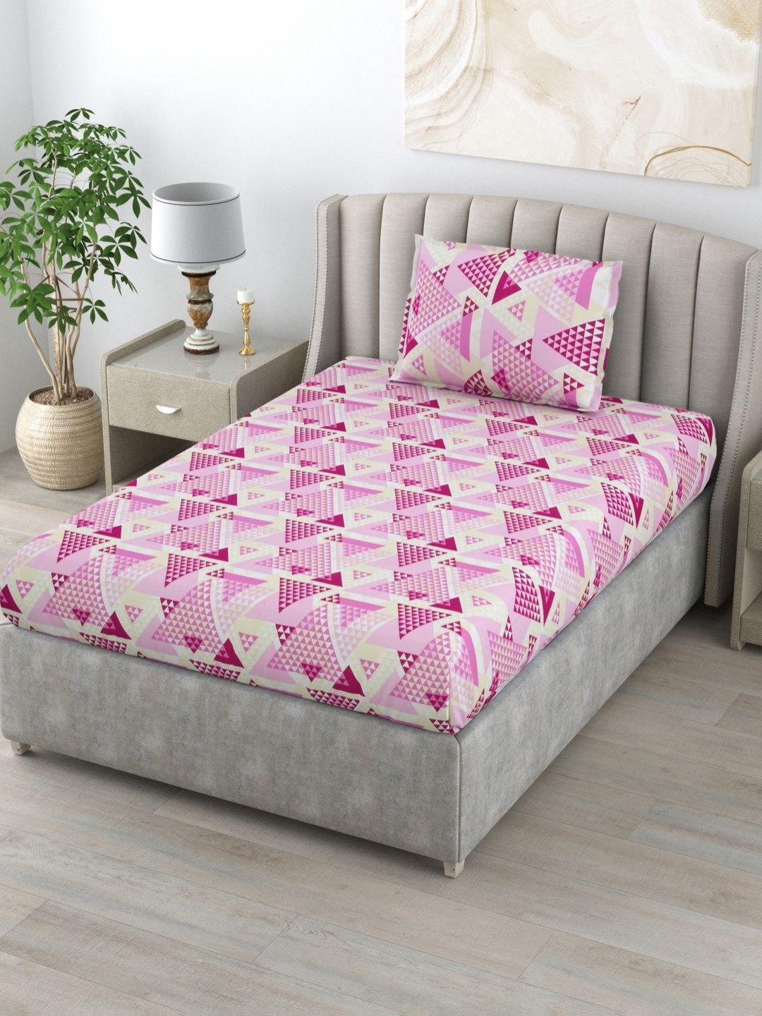 BOMBAY DYEING Epigram Pink Geometric Pure Cotton 120TC Single Bedsheet Set 1.50 m X 2.74 m
BOMBAY DYEING Epigram Pink Geometric Pure Cotton 120TC Single Bedsheet Set 1.50 m X 2.74 m