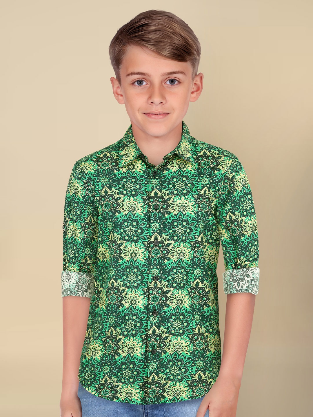 Allen Solly Junior Boys Spread Collar Floral Printed Cotton Slim Fit Casual Shirt, Navy blue
Allen Solly Junior Boys Spread Collar Floral Printed Cotton Slim Fit Casual Shirt, Navy blue