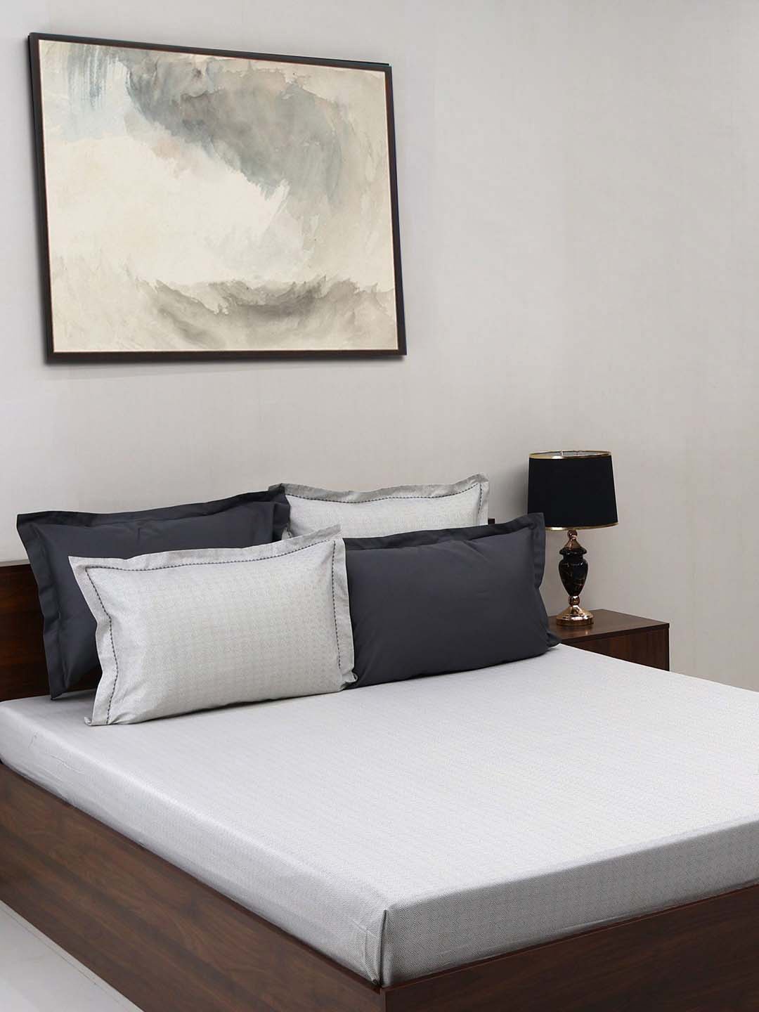 BOMBAY DYEING Rigel living Grey Printed Cotton 400 TC King Bedsheet with 4 Pillow Covers
BOMBAY DYEING Rigel living Grey Printed Cotton 400 TC King Bedsheet with 4 Pillow Covers