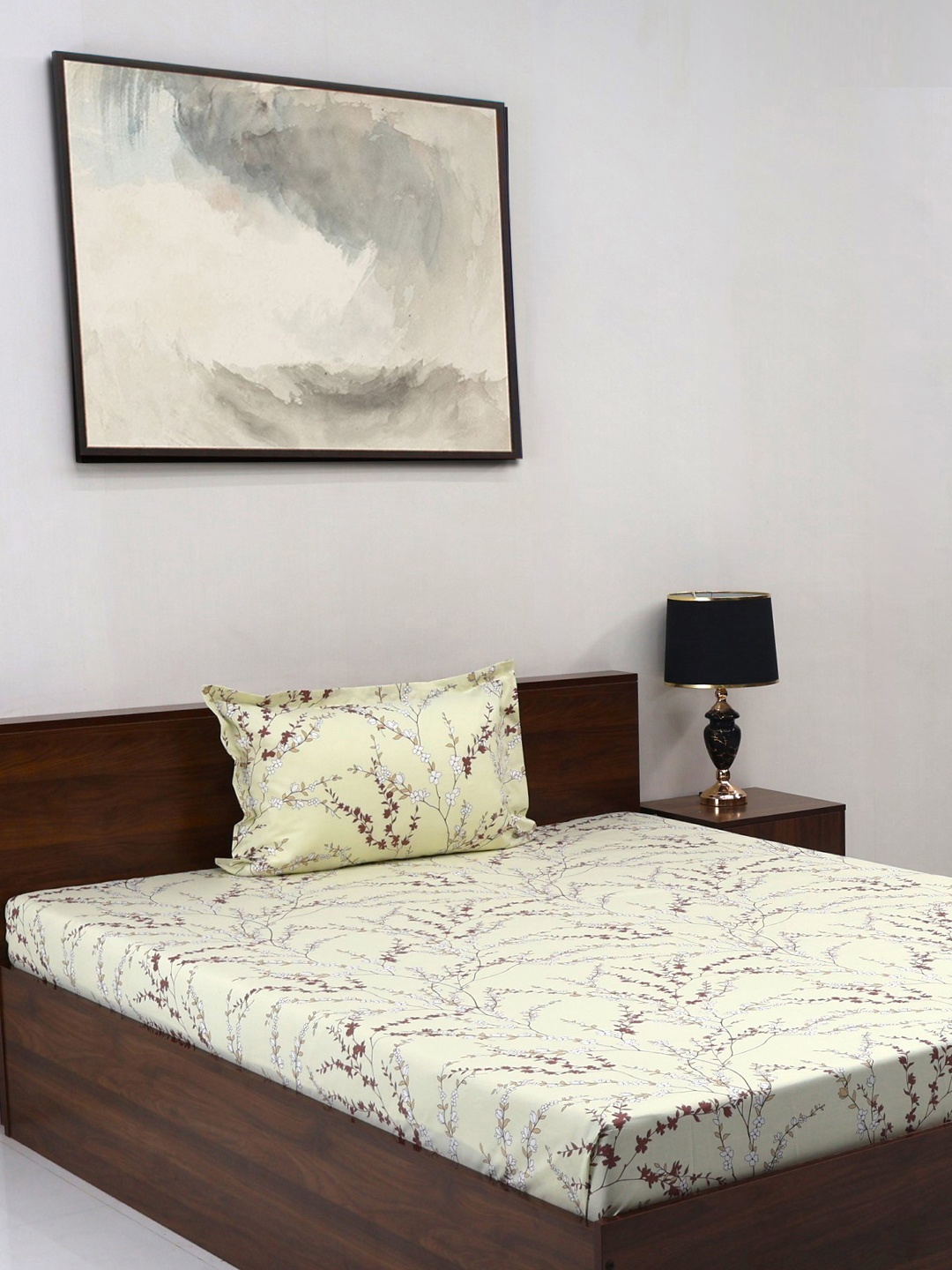 BOMBAY DYEING Beige & Brown Floral Cotton 140 TC Single Bedsheet Set-1.50 m X 2.28 m
BOMBAY DYEING Beige & Brown Floral Cotton 140 TC Single Bedsheet Set-1.50 m X 2.28 m