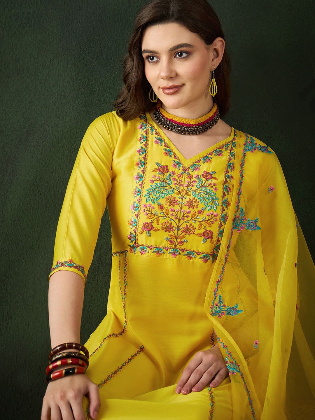 Sangria Floral Embroidered Thread Work Straight Kurta & Trousers With Dupatta, Yellow
Sangria Floral Embroidered Thread Work Straight Kurta & Trousers With Dupatta, Yellow