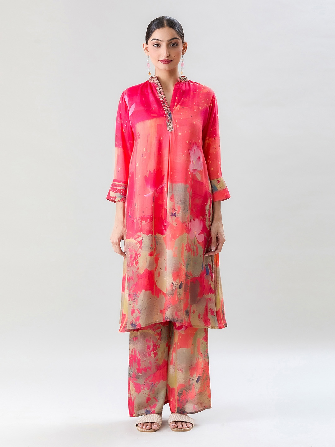 Samyukta Singhania Abstract Printed Regular Pure Cotton Straight Kurta with Palazzos, Pink
Samyukta Singhania Abstract Printed Regular Pure Cotton Straight Kurta with Palazzos, Pink
