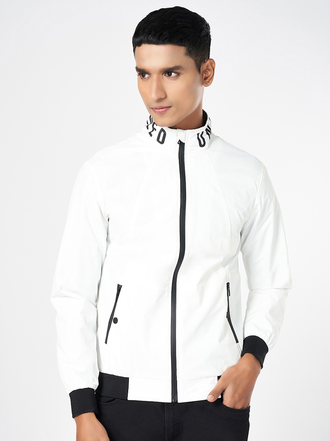 SF JEANS by Pantaloons Men Mock Collar Typography Printed Casual Bomber Jacket, White
SF JEANS by Pantaloons Men Mock Collar Typography Printed Casual Bomber Jacket, White