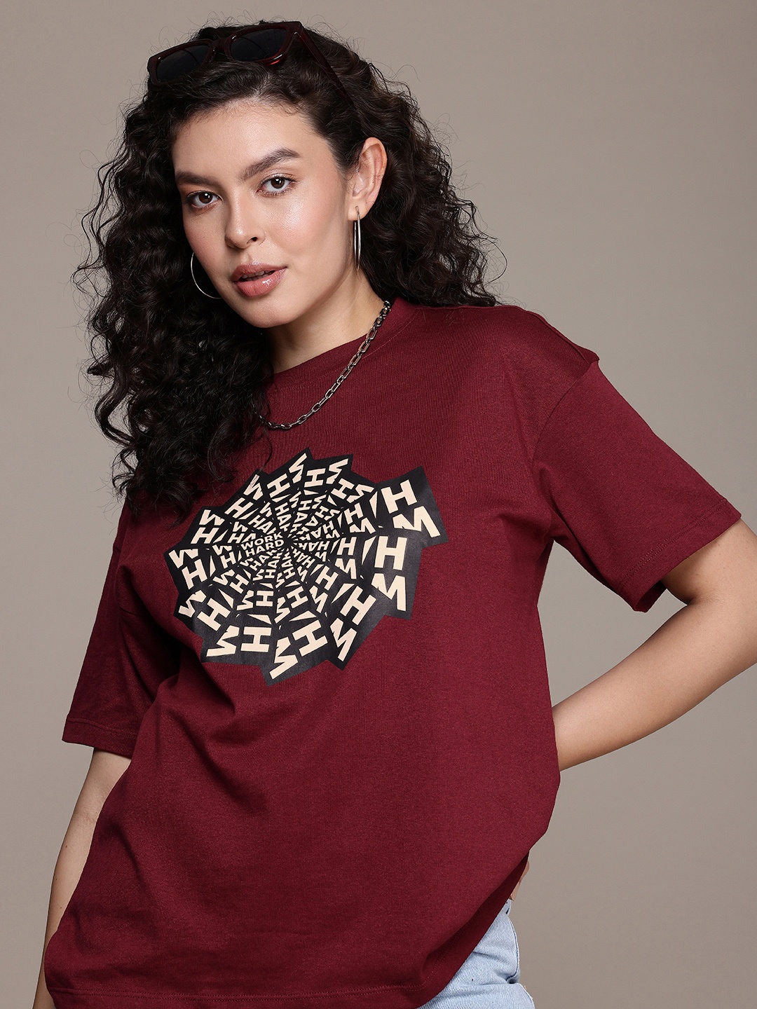 The Roadster Life Co. Graphic Printed Drop-Shoulder Sleeves Oversized T-shirt, Maroon
The Roadster Life Co. Graphic Printed Drop-Shoulder Sleeves Oversized T-shirt, Maroon