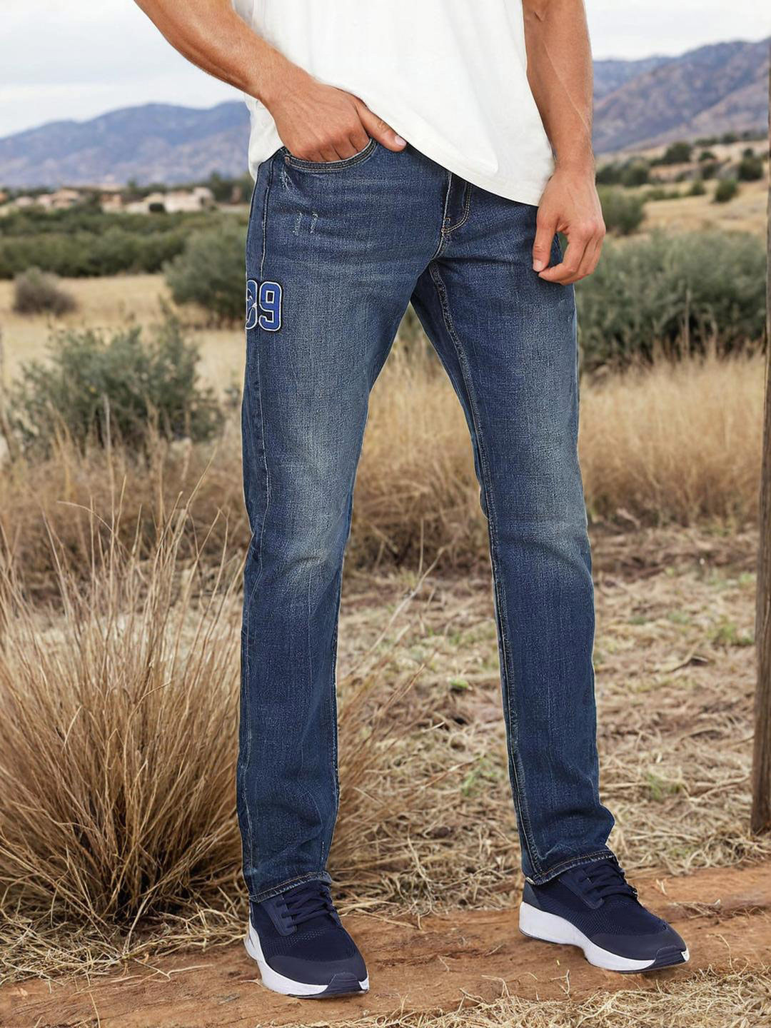 Lee Men Rodeo Cotton Straight Fit Light Fade Stretchable Jeans, Blue
Lee Men Rodeo Cotton Straight Fit Light Fade Stretchable Jeans, Blue