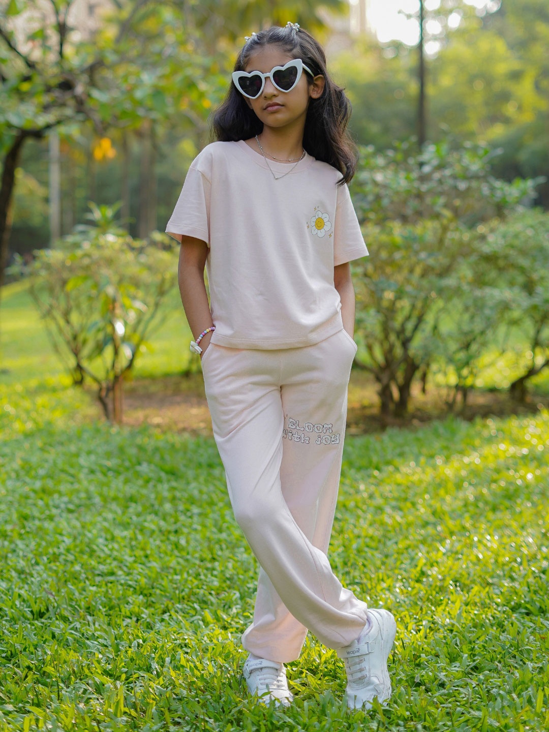 Nap Chief Girls Positive Bloom Printed Relaxed Fit Pure Cotton Oversized T-shirt & Jogger, Pink
Nap Chief Girls Positive Bloom Printed Relaxed Fit Pure Cotton Oversized T-shirt & Jogger, Pink