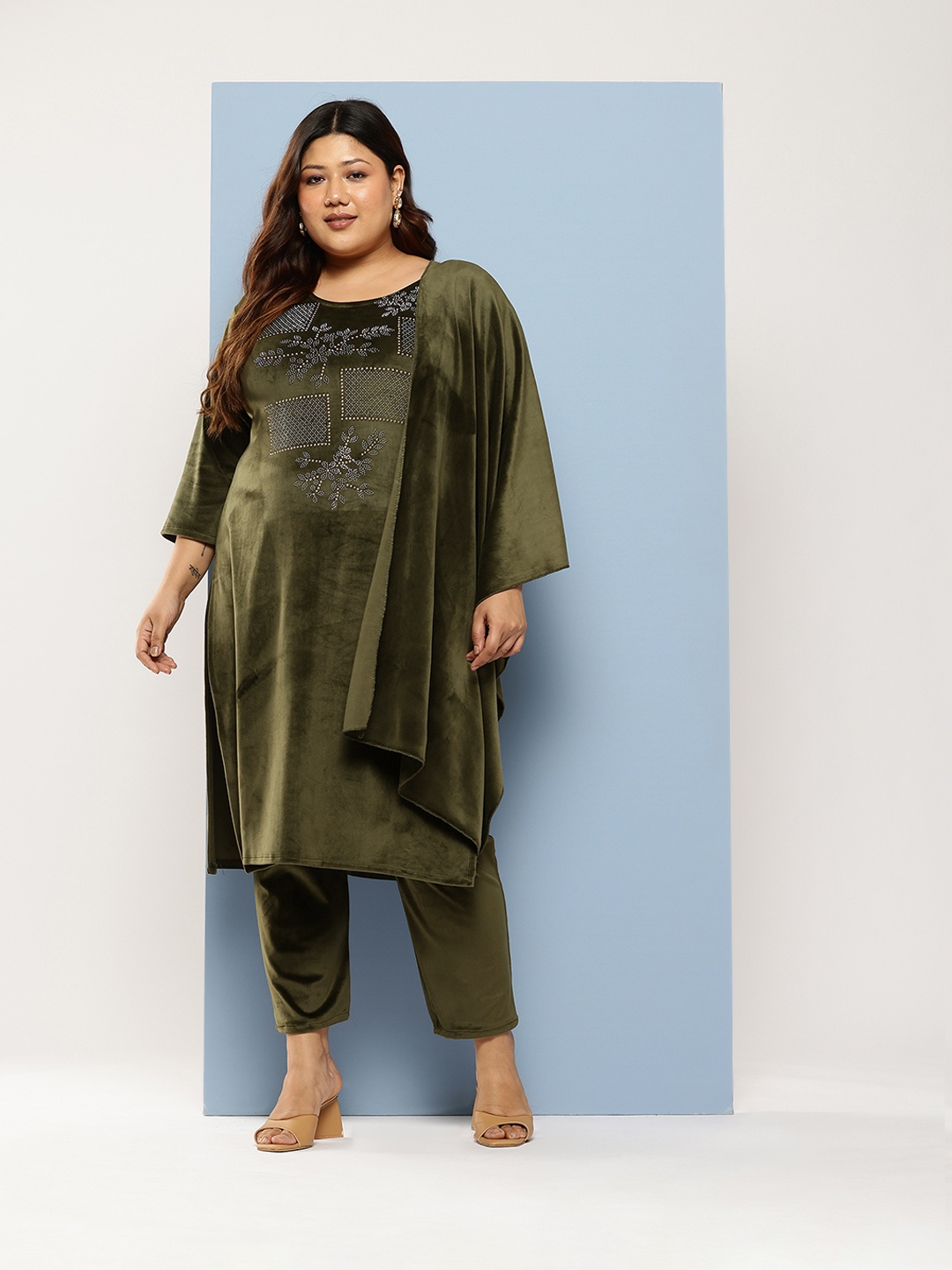 Aarika Plus Size Beads and Stones Pure Cotton Kurta Velvet with Trousers & With Dupatta, Olive
Aarika Plus Size Beads and Stones Pure Cotton Kurta Velvet with Trousers & With Dupatta, Olive