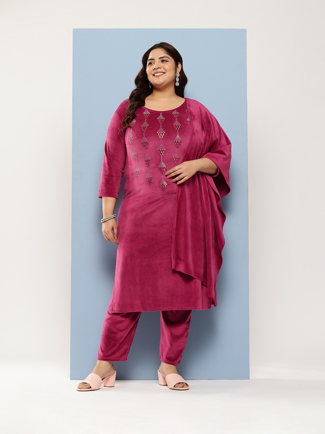 Aarika Plus Size Beads and Stones Pure Cotton Velvet Kurta with Trouser & Dupatta, Pink
Aarika Plus Size Beads and Stones Pure Cotton Velvet Kurta with Trouser & Dupatta, Pink