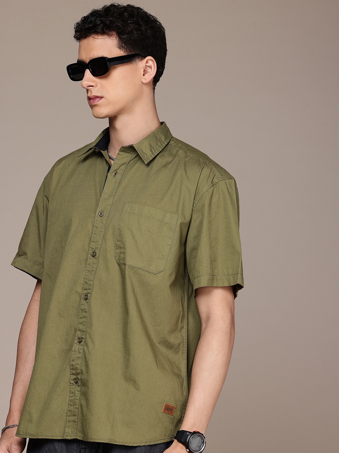 The Roadster Life Co. Relaxed Fit Drop-Shoulder Sleeves Pure Cotton Casual Shirt, Olive
The Roadster Life Co. Relaxed Fit Drop-Shoulder Sleeves Pure Cotton Casual Shirt, Olive