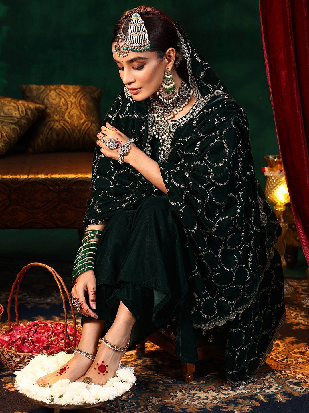 Libas Floral Embroidered Thread Work Velvet Straight Kurta With Trousers & Dupatta, Green
Libas Floral Embroidered Thread Work Velvet Straight Kurta With Trousers & Dupatta, Green
