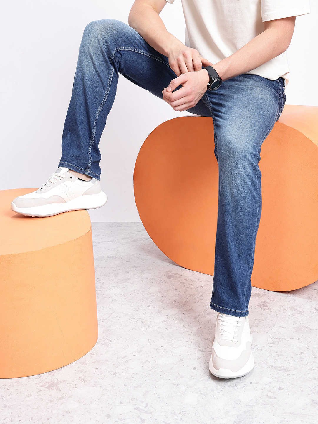 Aeropostale Men Slim Fit Light Fade Stretchable Jeans, Blue
Aeropostale Men Slim Fit Light Fade Stretchable Jeans, Blue