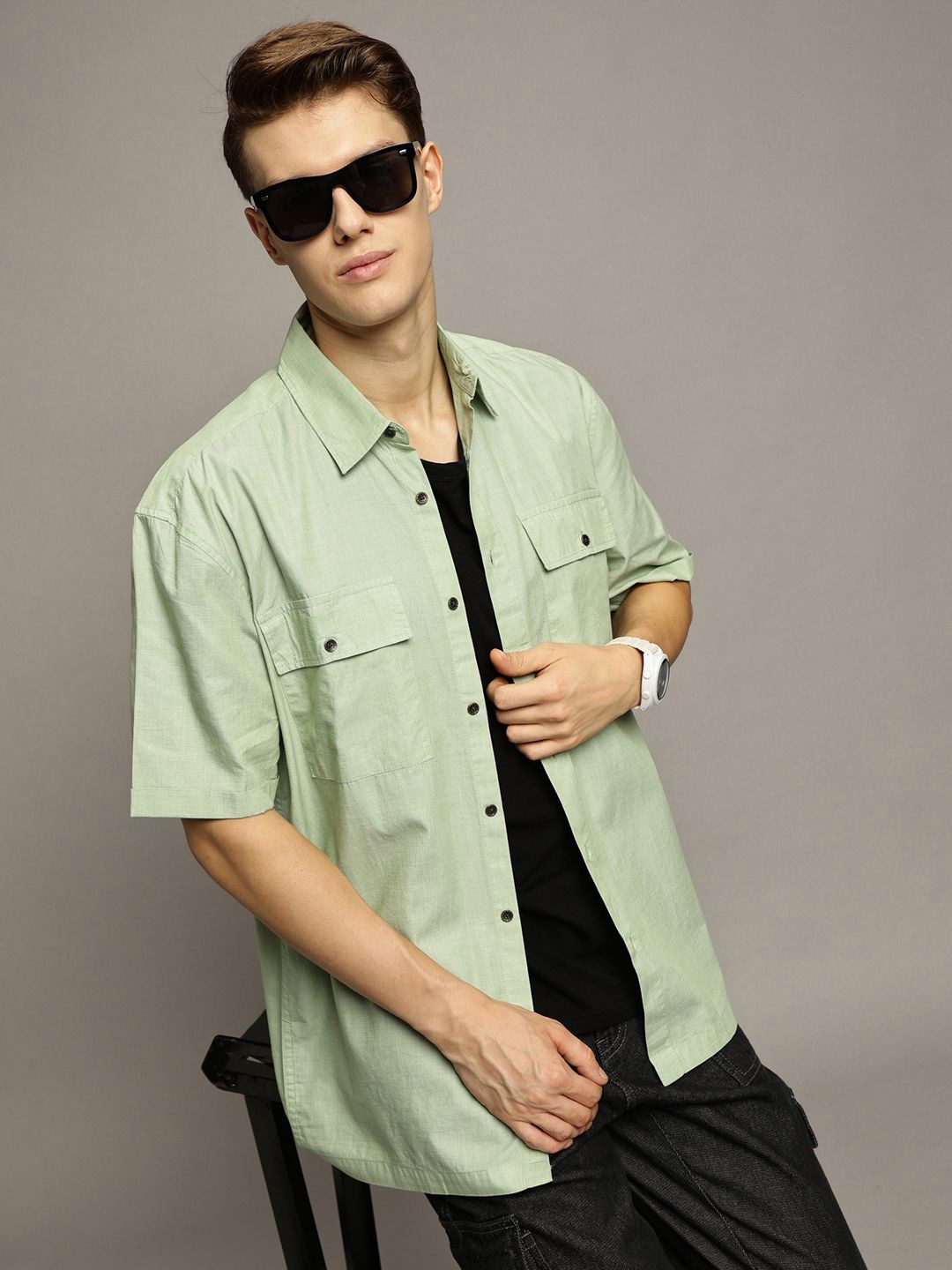The Roadster Lifestyle Co. Men Premium Spread Collar Solid Cotton Oversized Casual Shirt, Green
The Roadster Lifestyle Co. Men Premium Spread Collar Solid Cotton Oversized Casual Shirt, Green