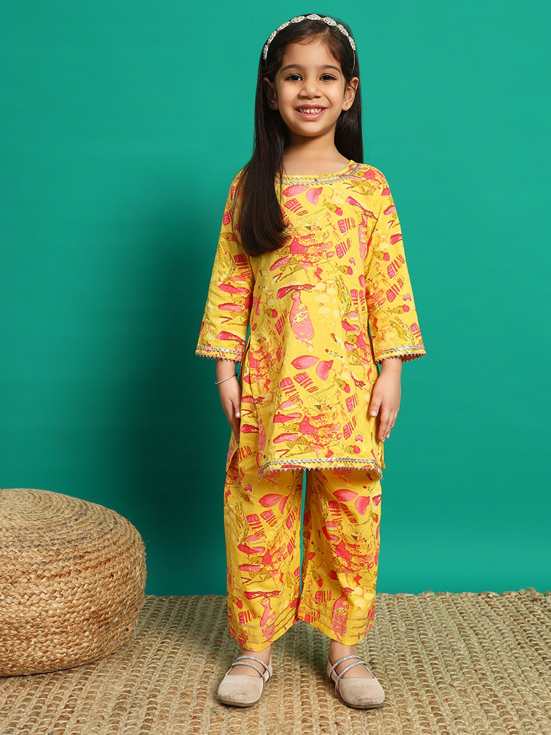 Readiprint Girls Floral Printed Gotta Patti Pure Cotton Kurti with Palazzo, Yellow
Readiprint Girls Floral Printed Gotta Patti Pure Cotton Kurti with Palazzo, Yellow