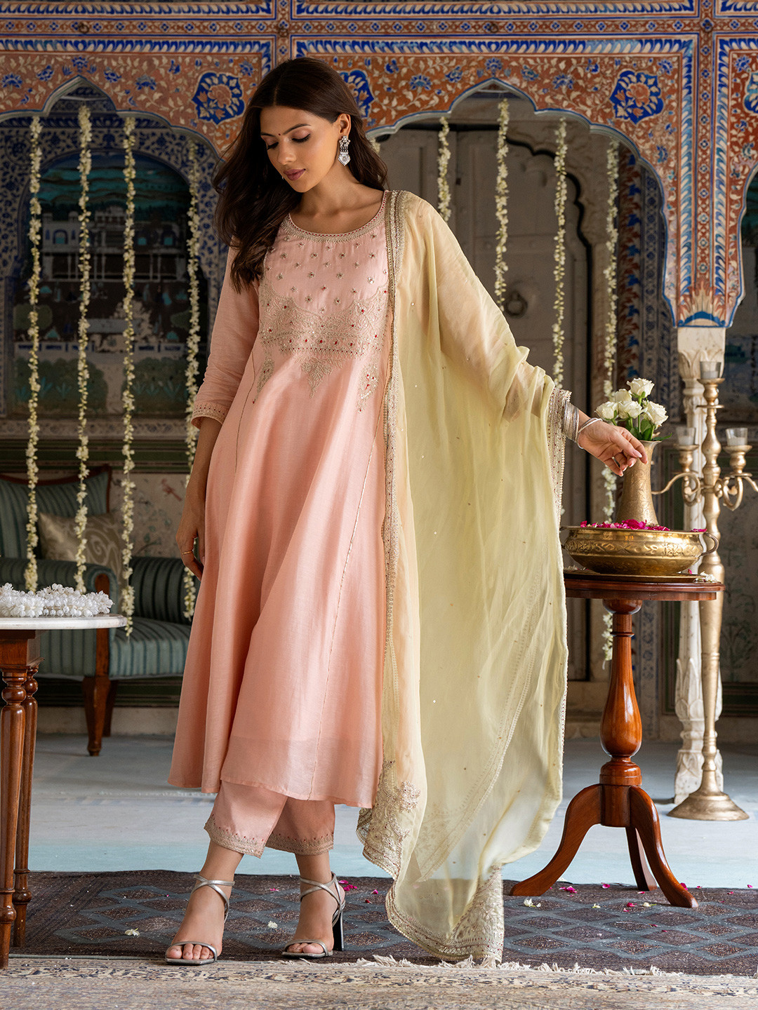 W Peach Floral Embroidered Round Neck Three-Quarter Sleeves Kurta & Trouser & Dupatta
W Peach Floral Embroidered Round Neck Three-Quarter Sleeves Kurta & Trouser & Dupatta