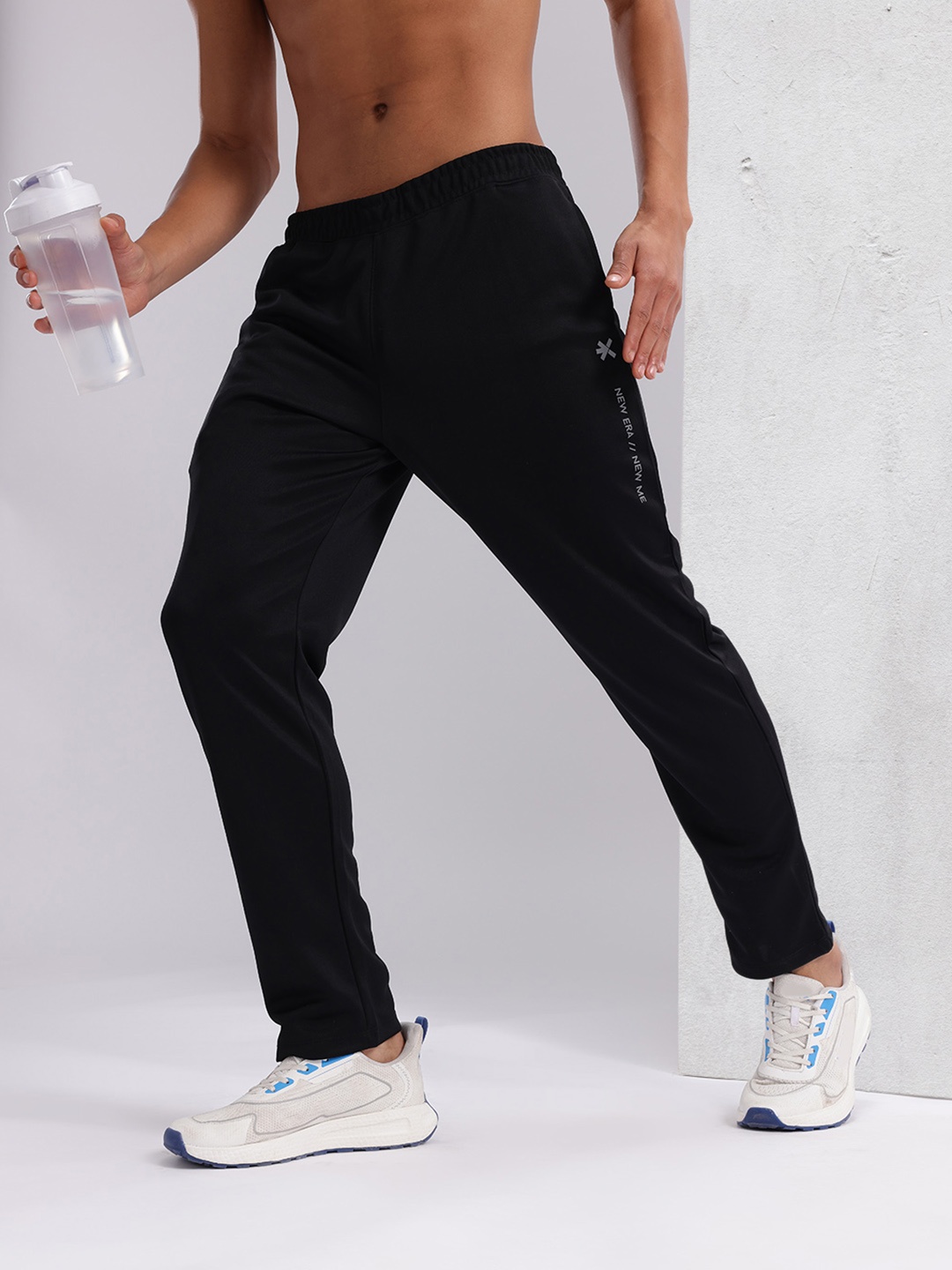 HRX by Hrithik Roshan Men Rapid-Dry Running Track Pants With Reflective Detail, Black
HRX by Hrithik Roshan Men Rapid-Dry Running Track Pants With Reflective Detail, Black