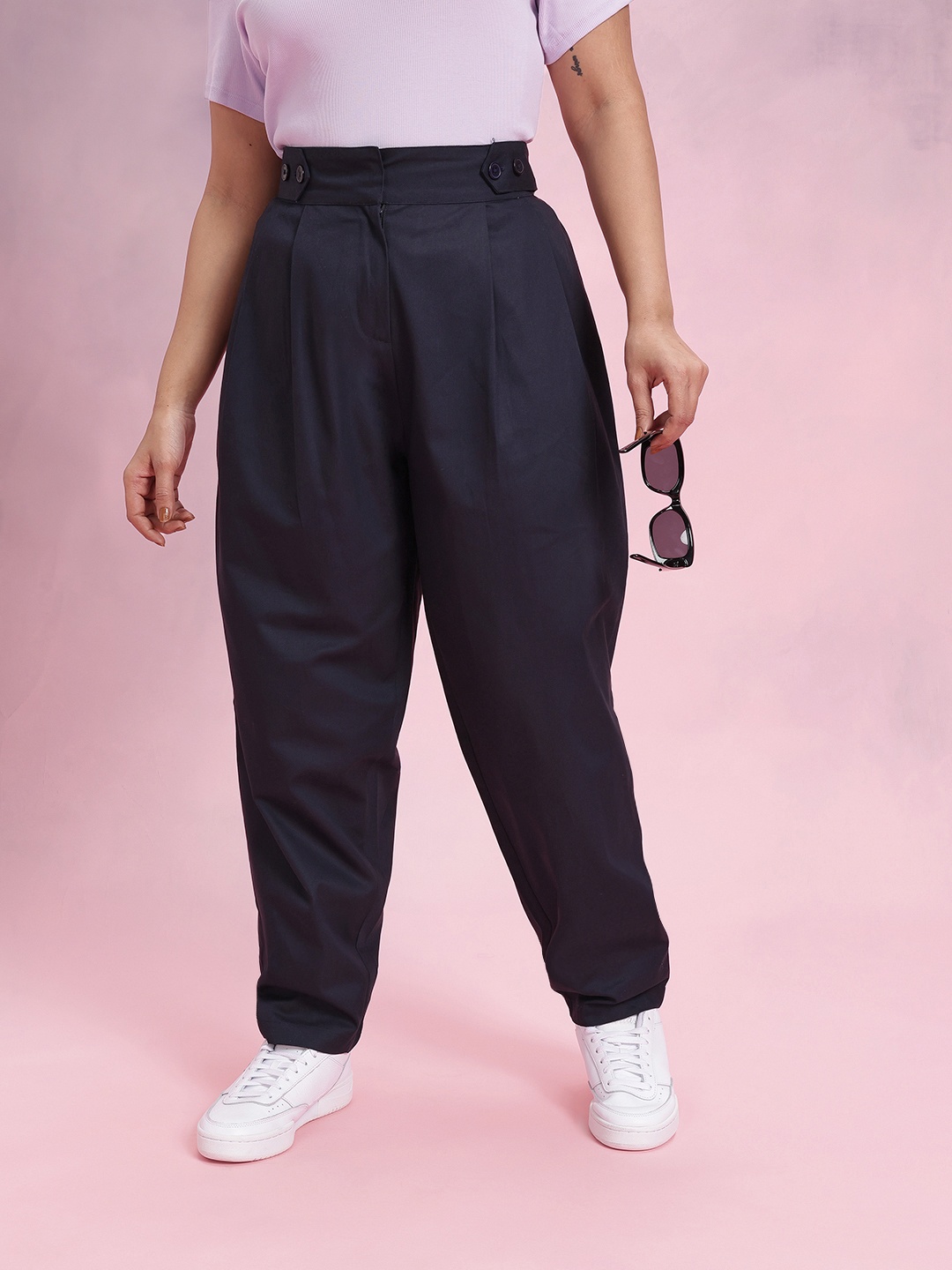 DressBerry Curve Plus Size Women Mid-Rise Pure Cotton Pleated Detail Trousers, Navy blue
DressBerry Curve Plus Size Women Mid-Rise Pure Cotton Pleated Detail Trousers, Navy blue