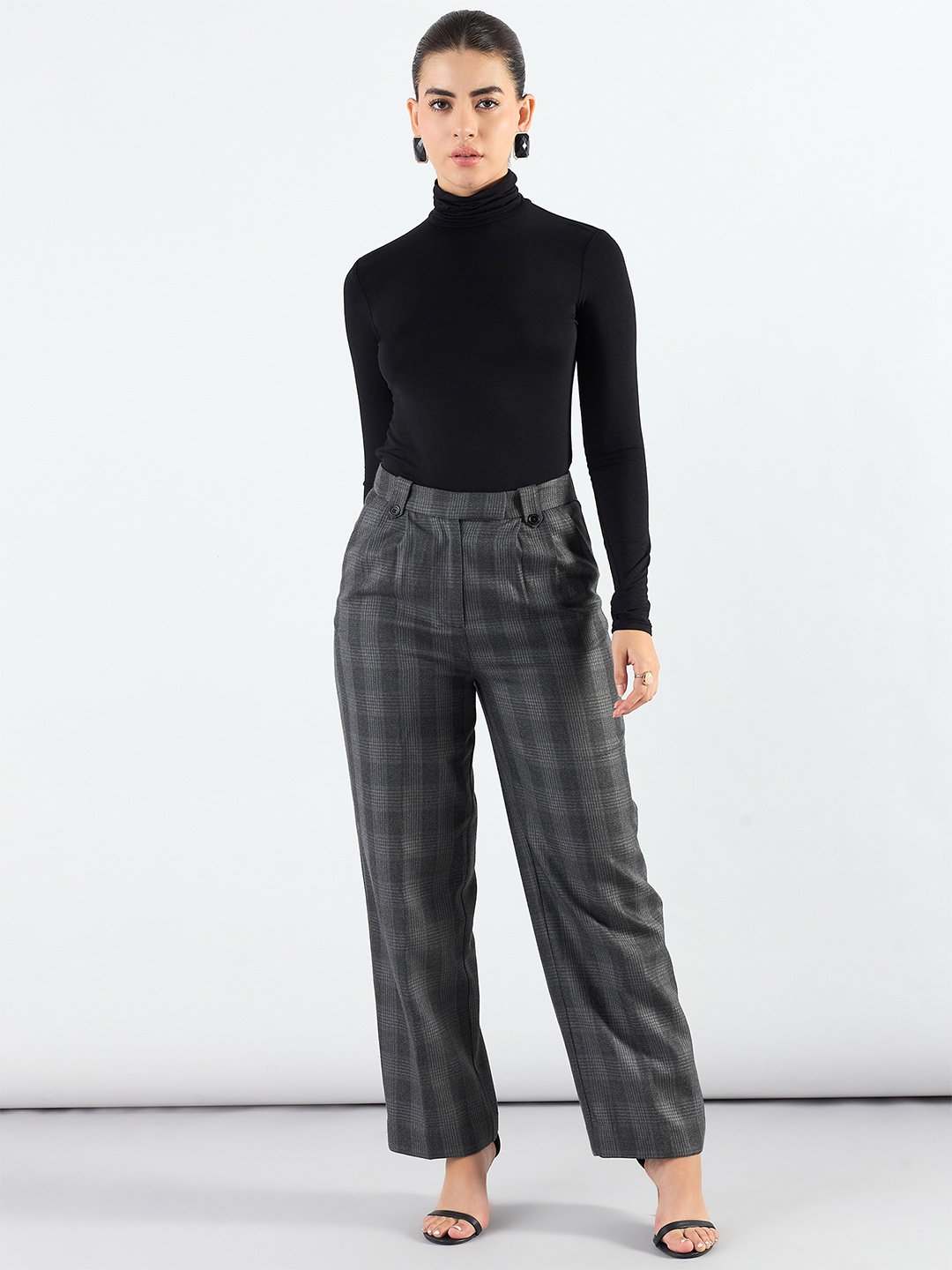 PowerSutra Women Checked Straight Fit High-Rise Wrinkle Free Pleated Formal Trousers, Grey
PowerSutra Women Checked Straight Fit High-Rise Wrinkle Free Pleated Formal Trousers, Grey