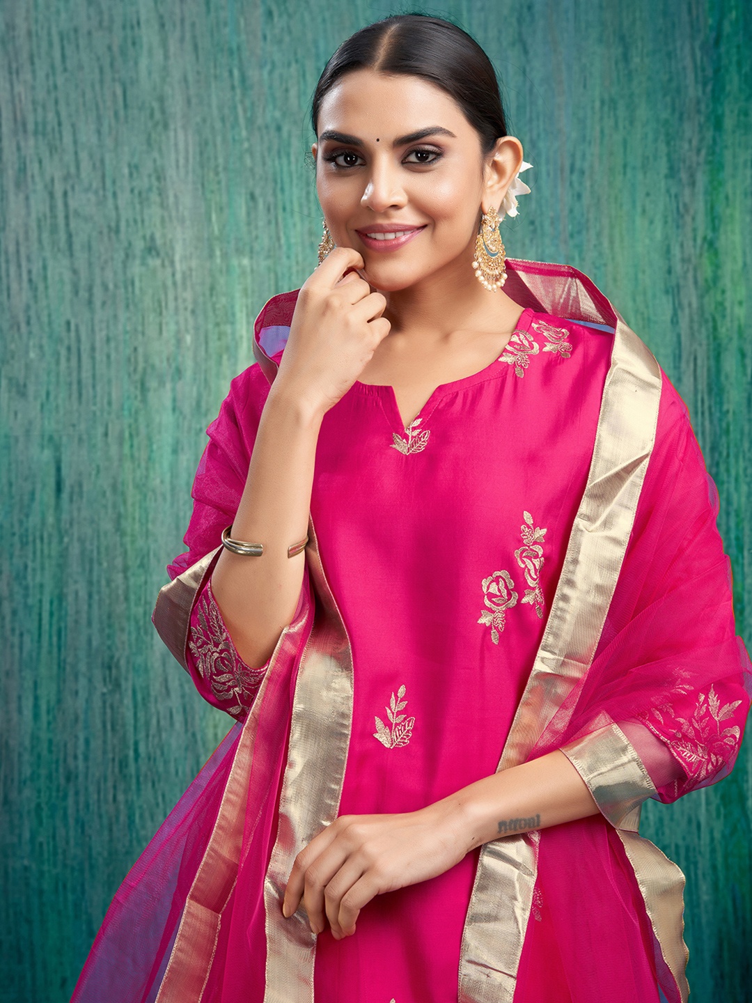 KALINI Ethnic Motifs Embroidered Regular Straight Kurta with Palazzos & Dupatta, Pink
KALINI Ethnic Motifs Embroidered Regular Straight Kurta with Palazzos & Dupatta, Pink