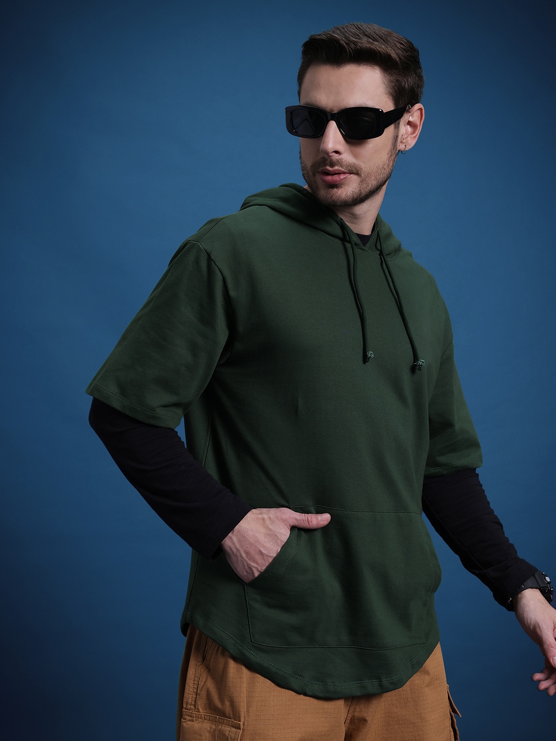 The Roadster Life Co. Hooded Drop-Shoulder Sleeves Pure Cotton Relaxed T-shirt, Green
The Roadster Life Co. Hooded Drop-Shoulder Sleeves Pure Cotton Relaxed T-shirt, Green