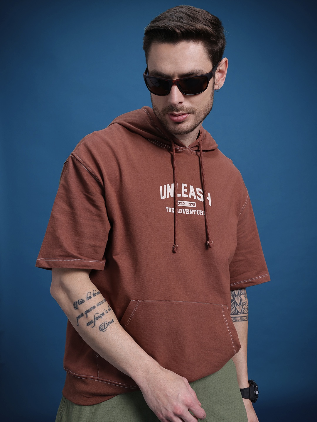 The Roadster Life Co. Printed Hooded Drop-Shoulder Sleeves Pure Cotton Pockets T-shirt, Brown
The Roadster Life Co. Printed Hooded Drop-Shoulder Sleeves Pure Cotton Pockets T-shirt, Brown