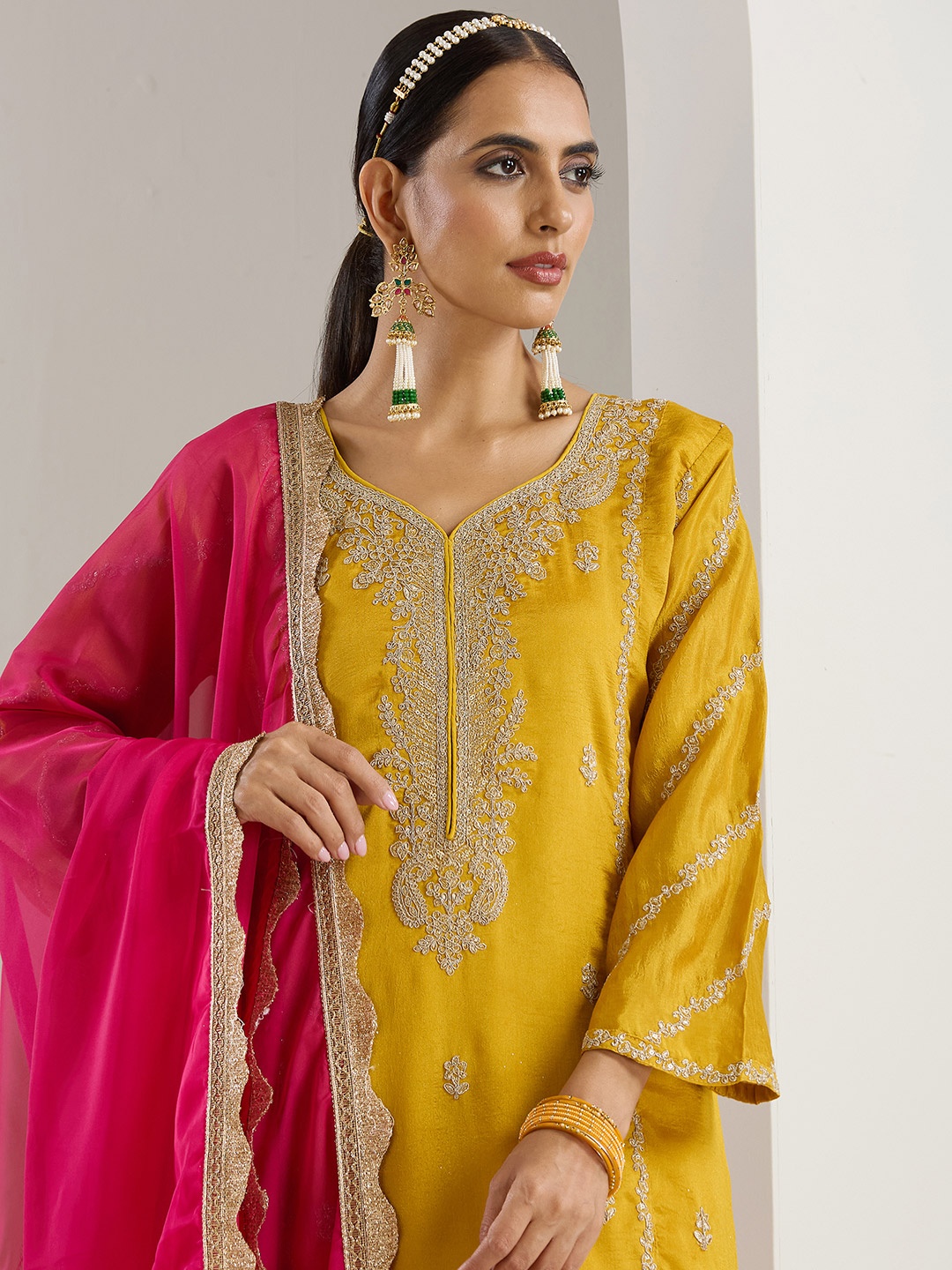 Ishin Ethnic Motifs Embroidered Regular Straight Kurta with Trousers & Dupatta, Mustard
Ishin Ethnic Motifs Embroidered Regular Straight Kurta with Trousers & Dupatta, Mustard