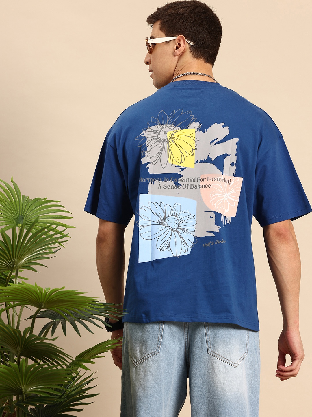 Mast & Harbour Oversized Fit Graphic Printed Drop-Shoulder Sleeves Pure Cotton T-shirt, Blue
Mast & Harbour Oversized Fit Graphic Printed Drop-Shoulder Sleeves Pure Cotton T-shirt, Blue