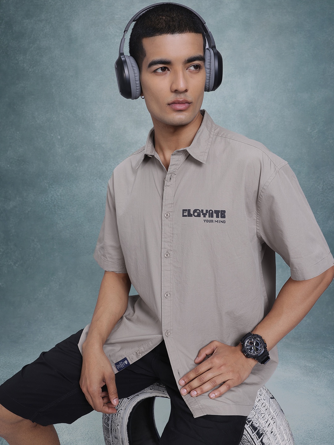 The Roadster Life Co. Relaxed Fit Drop-Shoulder Sleeves Pure Cotton Casual Shirt, Taupe
The Roadster Life Co. Relaxed Fit Drop-Shoulder Sleeves Pure Cotton Casual Shirt, Taupe