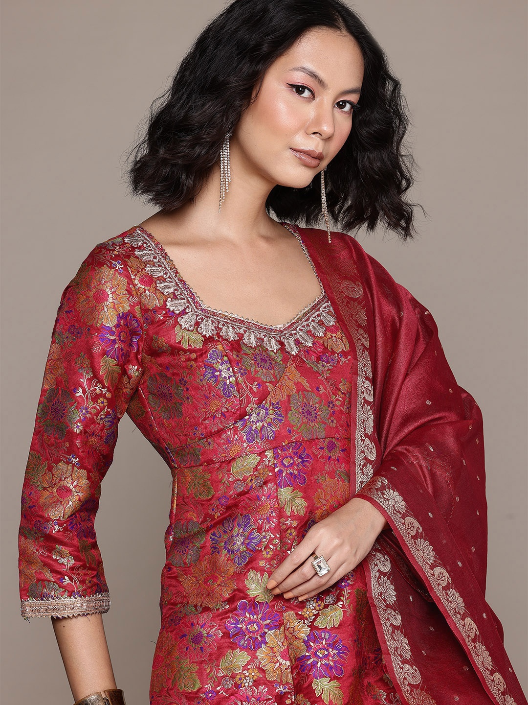 aarke Ritu Kumar Ethnic Motifs Printed Pleated Zari Kurta With Trousers & Dupatta, Red
aarke Ritu Kumar Ethnic Motifs Printed Pleated Zari Kurta With Trousers & Dupatta, Red
