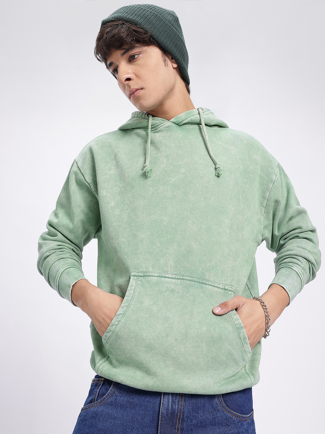 glitchez Faded Finish Drop-Shoulder Sleeves Oversized Fleece Hooded Sweatshirt, Green
glitchez Faded Finish Drop-Shoulder Sleeves Oversized Fleece Hooded Sweatshirt, Green