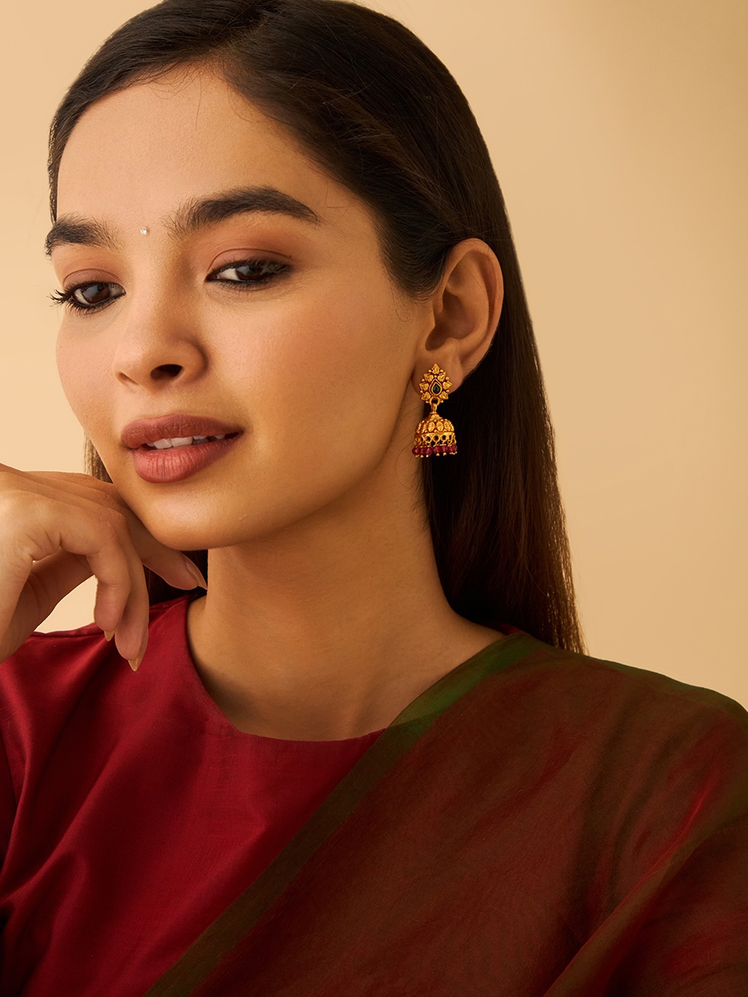 Kushal's Fashion Jewellery 92.5 Pure Silver Gold Plated Stone Studded Dome Shaped Jhumkas
Kushal's Fashion Jewellery 92.5 Pure Silver Gold Plated Stone Studded Dome Shaped Jhumkas