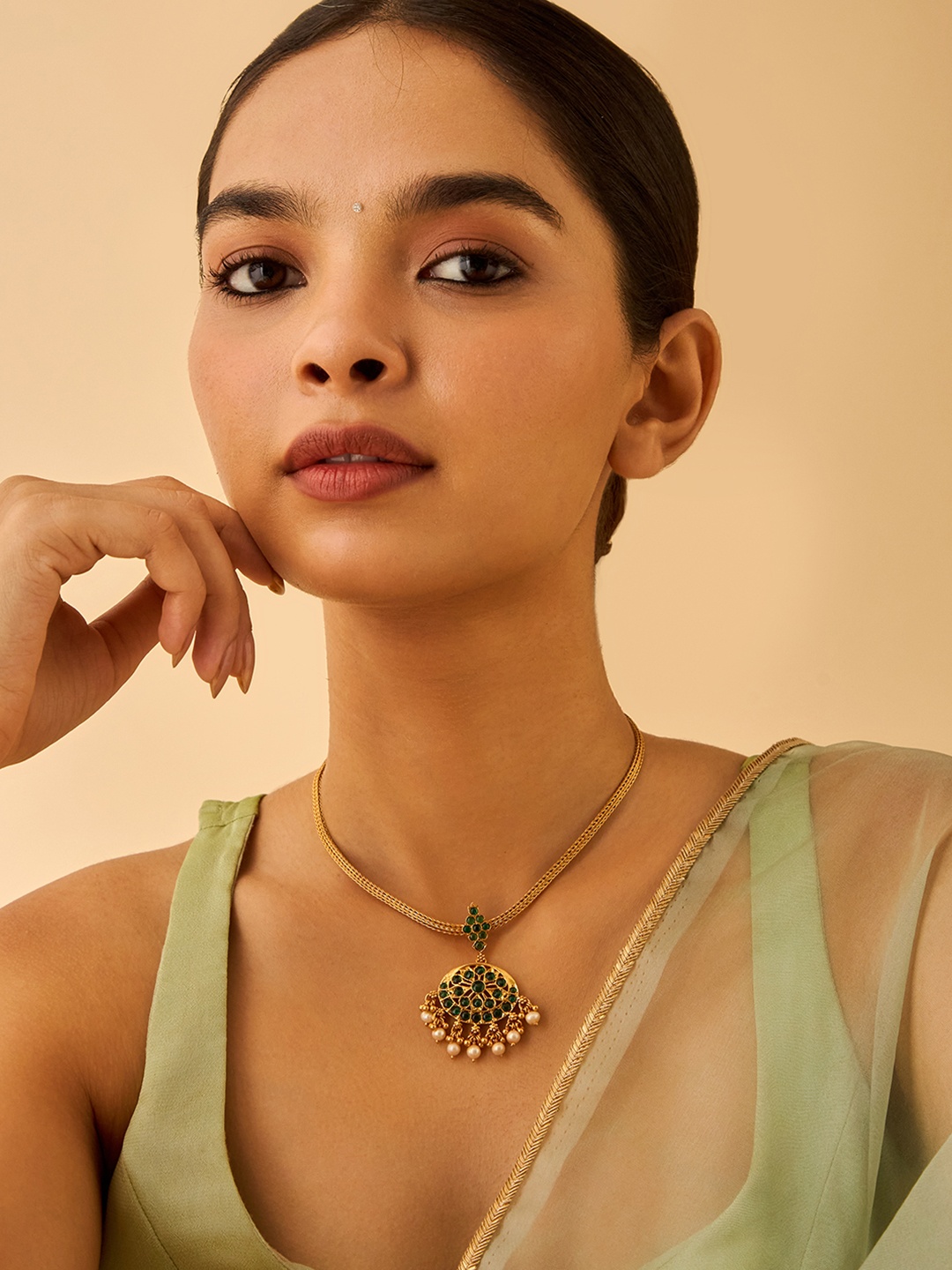 Kushal's Fashion Jewellery 92.5 Pure Silver Gold-Plated Stone Studded & Beaded Necklace
Kushal's Fashion Jewellery 92.5 Pure Silver Gold-Plated Stone Studded & Beaded Necklace