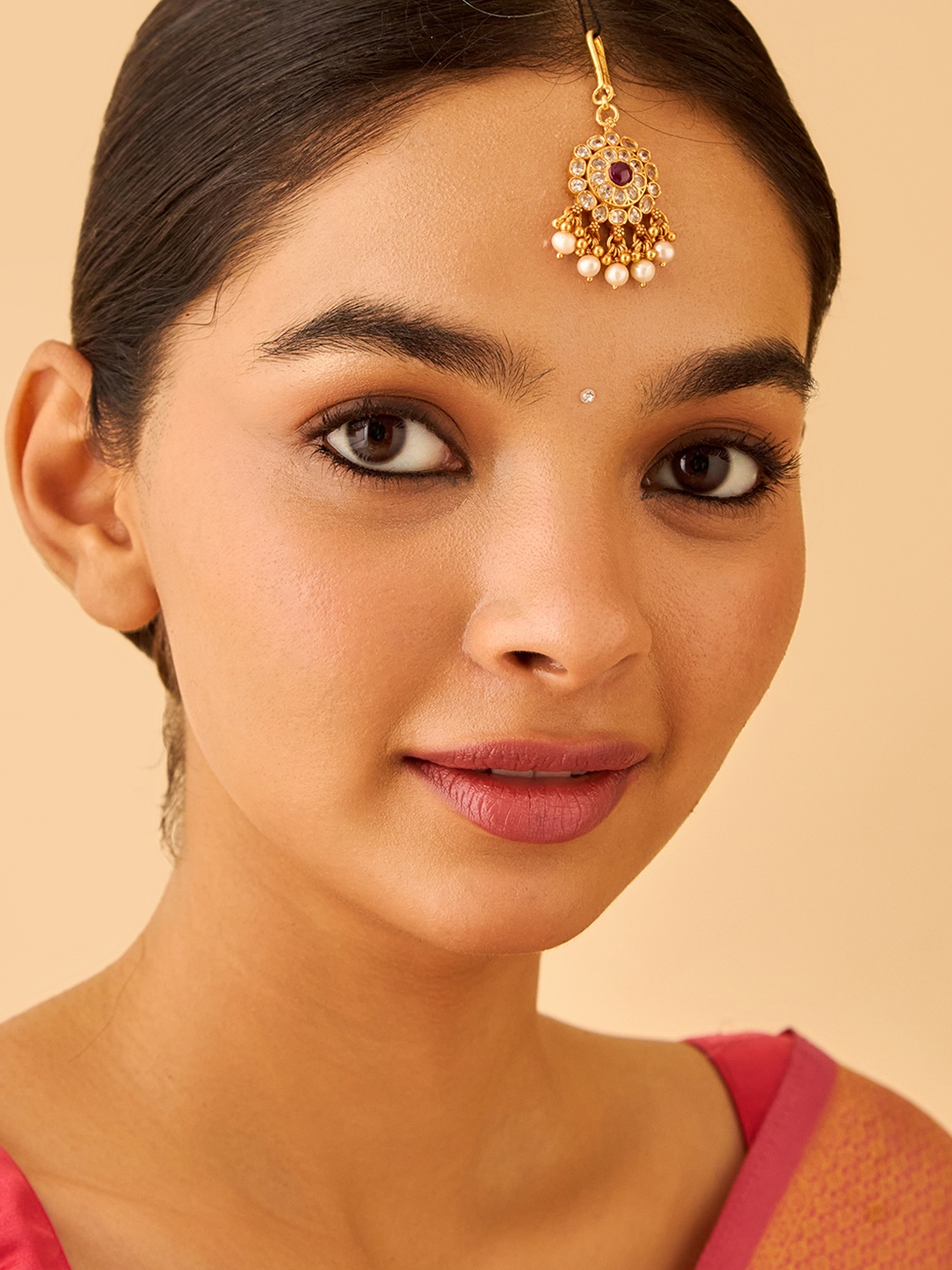 Kushal's Fashion Jewellery 92.5 Pure Silver Gold-Plated Ruby Temple Maang Tikka
Kushal's Fashion Jewellery 92.5 Pure Silver Gold-Plated Ruby Temple Maang Tikka