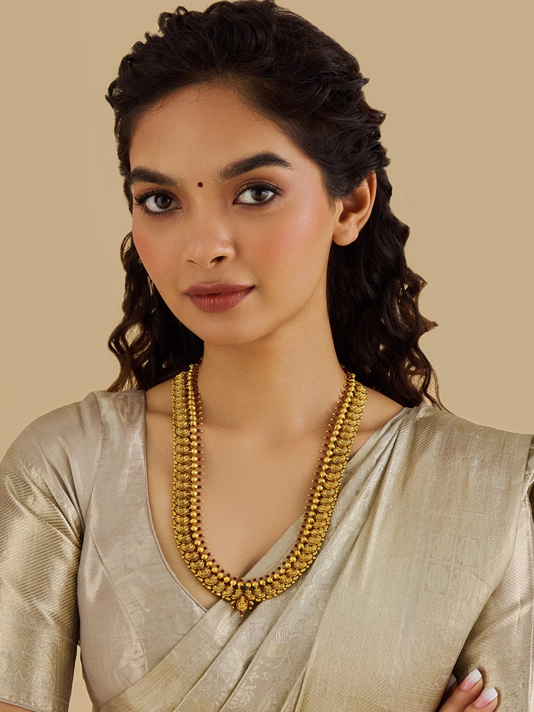Kushal's Fashion Jewellery 92.5 Pure Silver Gold-Plated Ruby Temple Statement Necklace
Kushal's Fashion Jewellery 92.5 Pure Silver Gold-Plated Ruby Temple Statement Necklace