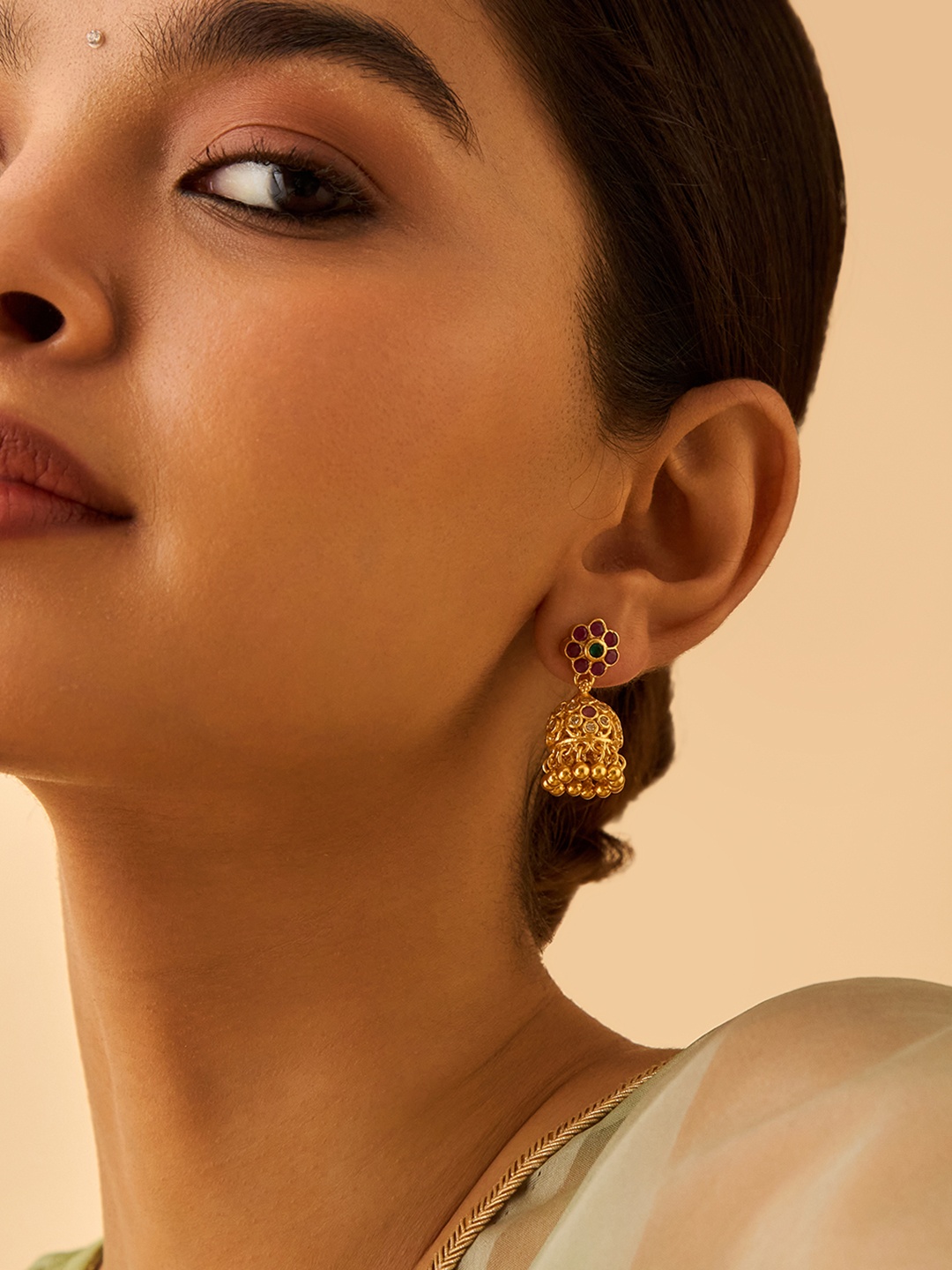 Kushal's Fashion Jewellery 92.5 Silver Gold-Plated Stone Studded Dome Shaped Jhumkas
Kushal's Fashion Jewellery 92.5 Silver Gold-Plated Stone Studded Dome Shaped Jhumkas