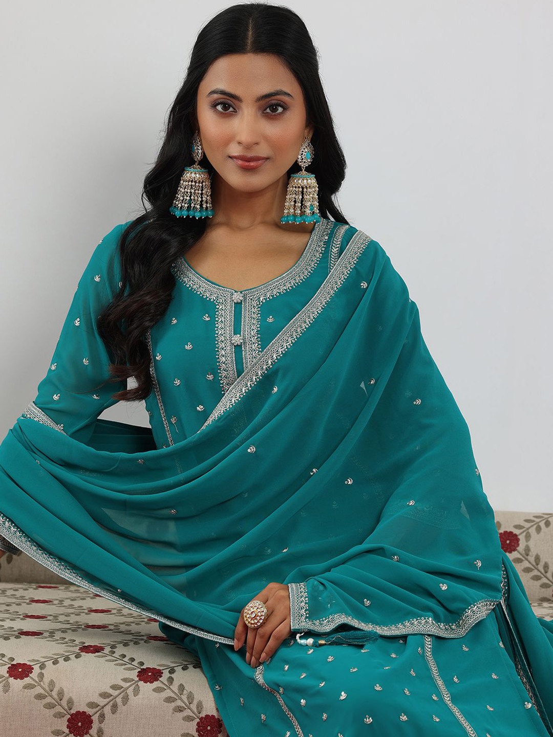 Libas Green and Silver Ethnic Motifs Embroidered Sequinned Kurta with Palazzo & Dupatta
Libas Green and Silver Ethnic Motifs Embroidered Sequinned Kurta with Palazzo & Dupatta