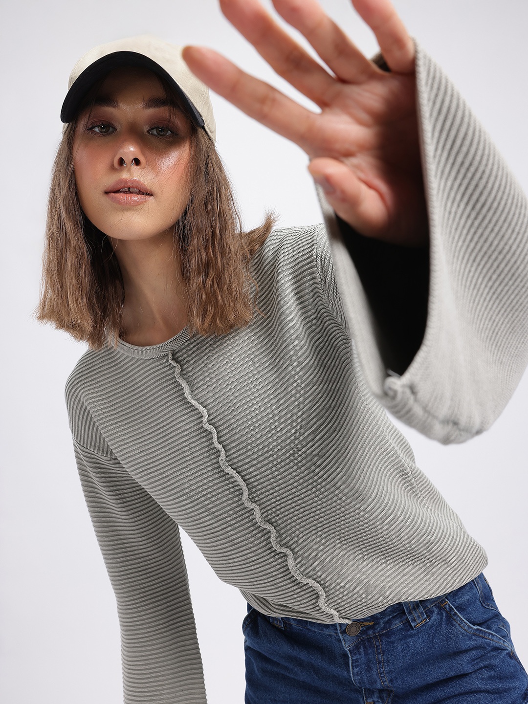 glitchez Flipped Look Ribbed Drop-Shoulder Sleeves Relaxed Fit Pure Cotton Pullover, Grey
glitchez Flipped Look Ribbed Drop-Shoulder Sleeves Relaxed Fit Pure Cotton Pullover, Grey