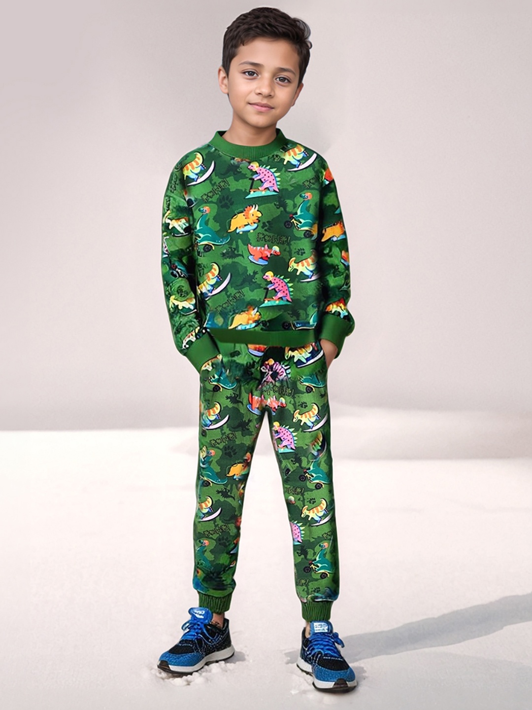 Whistle & Hops Boys Printed Round Neck Long Sleeves Pure Cotton Sweatshirt With Jogger, Green
Whistle & Hops Boys Printed Round Neck Long Sleeves Pure Cotton Sweatshirt With Jogger, Green
