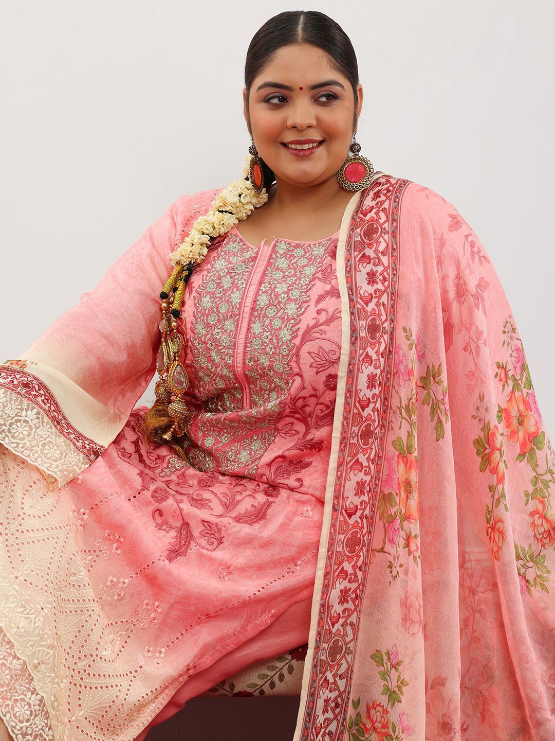EXTRA LOVE BY LIBAS Plus Size Floral Embroidered Straight Kurta with Trousers & Dupatta, Pink
EXTRA LOVE BY LIBAS Plus Size Floral Embroidered Straight Kurta with Trousers & Dupatta, Pink