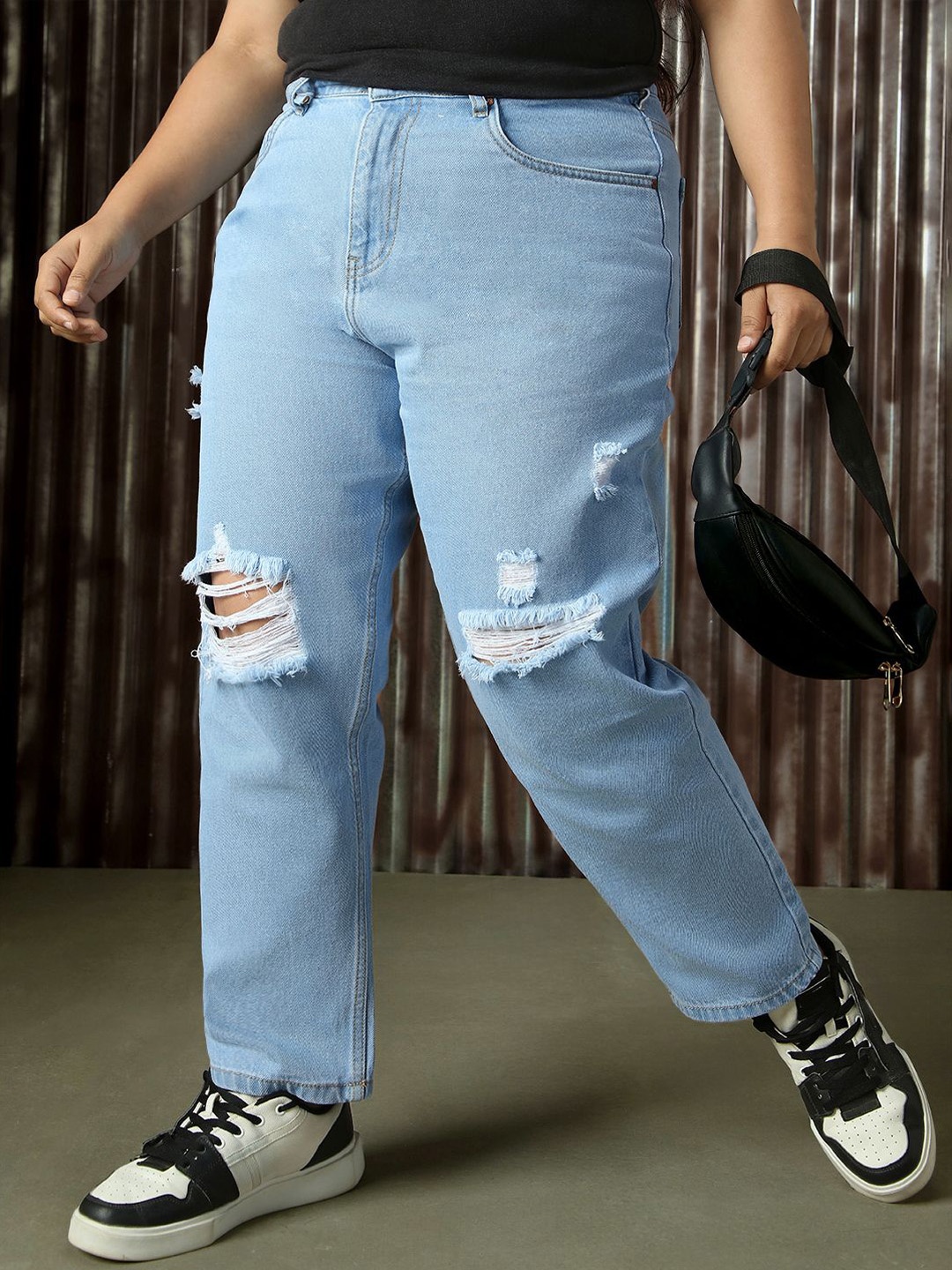 Freeform by High Star Women Cotton Comfort Mom Fit High-Rise Mildly Distressed Jeans, Blue
Freeform by High Star Women Cotton Comfort Mom Fit High-Rise Mildly Distressed Jeans, Blue