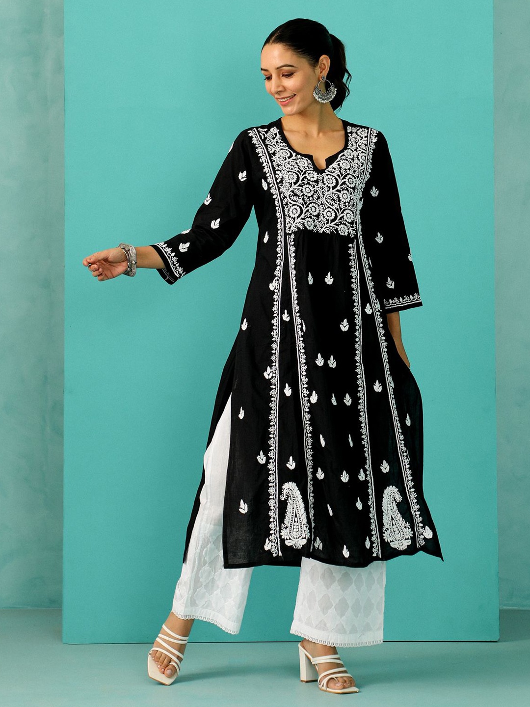 House of Chikankari Chandni Paisley Embroidered Chikankari Cotton Straight Kurta, Black
House of Chikankari Chandni Paisley Embroidered Chikankari Cotton Straight Kurta, Black