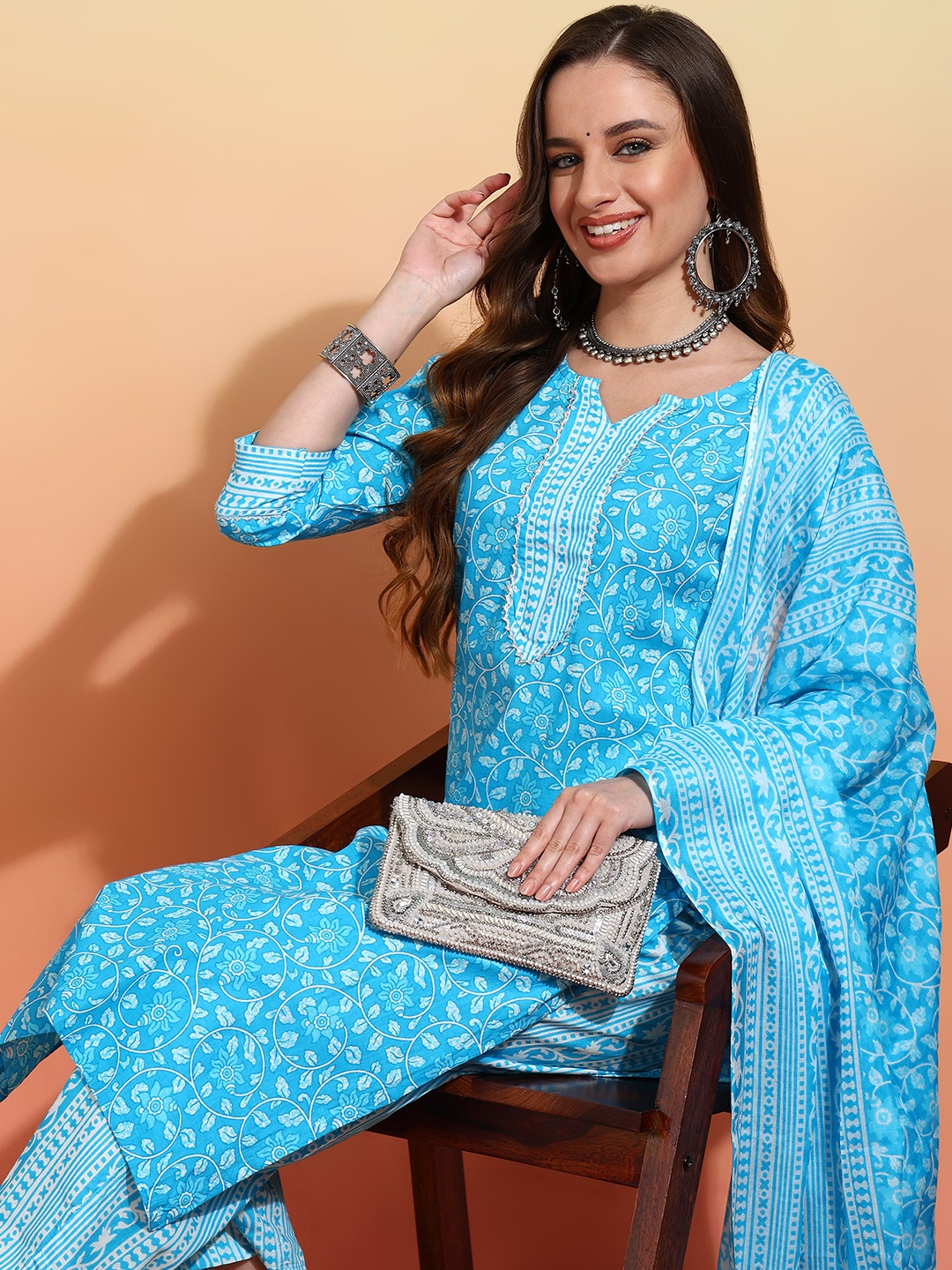 Anouk Blue Floral Printed Notch Neck Pure Cotton Straight Kurta With Trousers & Dupatta
Anouk Blue Floral Printed Notch Neck Pure Cotton Straight Kurta With Trousers & Dupatta