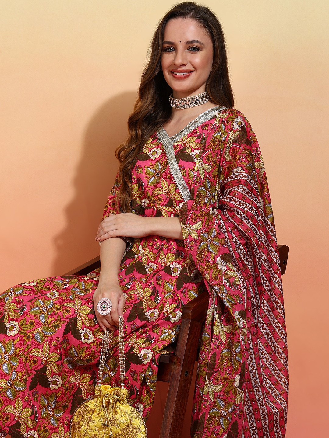 Anouk Pink Floral Printed Gotta Patti Pure Cotton Anarkali Kurta With Trousers & Dupatta
Anouk Pink Floral Printed Gotta Patti Pure Cotton Anarkali Kurta With Trousers & Dupatta