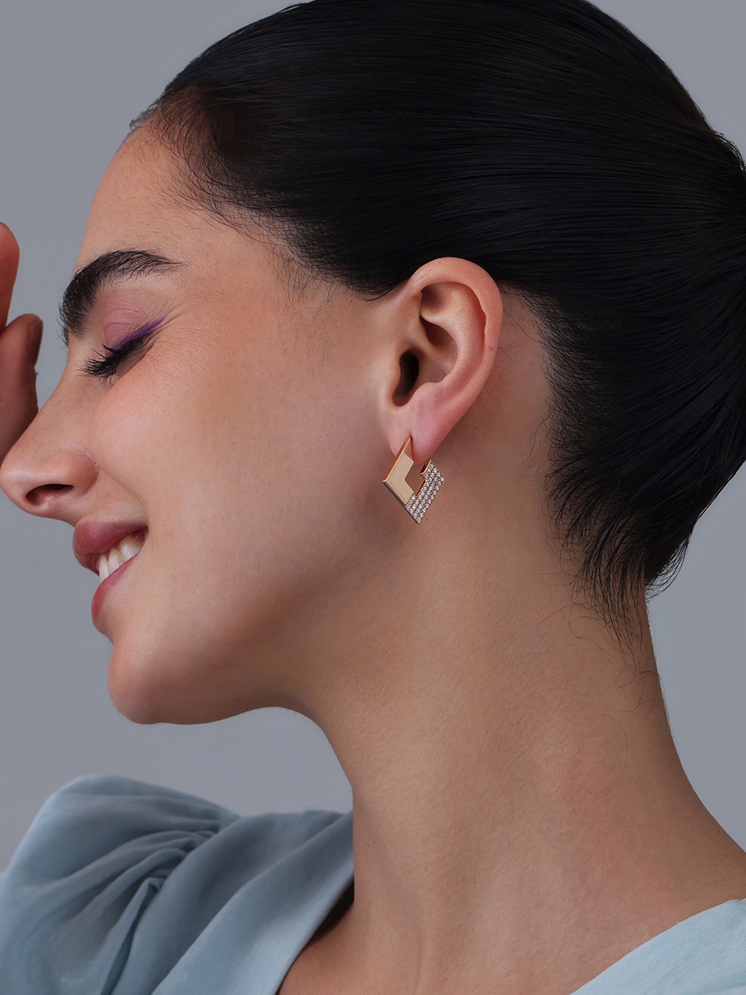 Kushal's Fashion Jewellery Rose Gold Plated Zircon Studded Geometric Half Hoop Earrings
Kushal's Fashion Jewellery Rose Gold Plated Zircon Studded Geometric Half Hoop Earrings