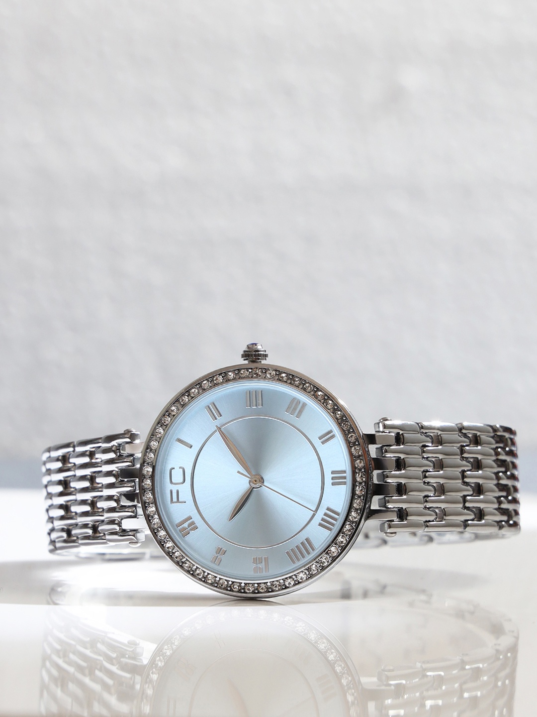 French Connection Women Embellished Dial Bracelet Style Straps Analogue Watch FCN0117SM-U, Blue
French Connection Women Embellished Dial Bracelet Style Straps Analogue Watch FCN0117SM-U, Blue