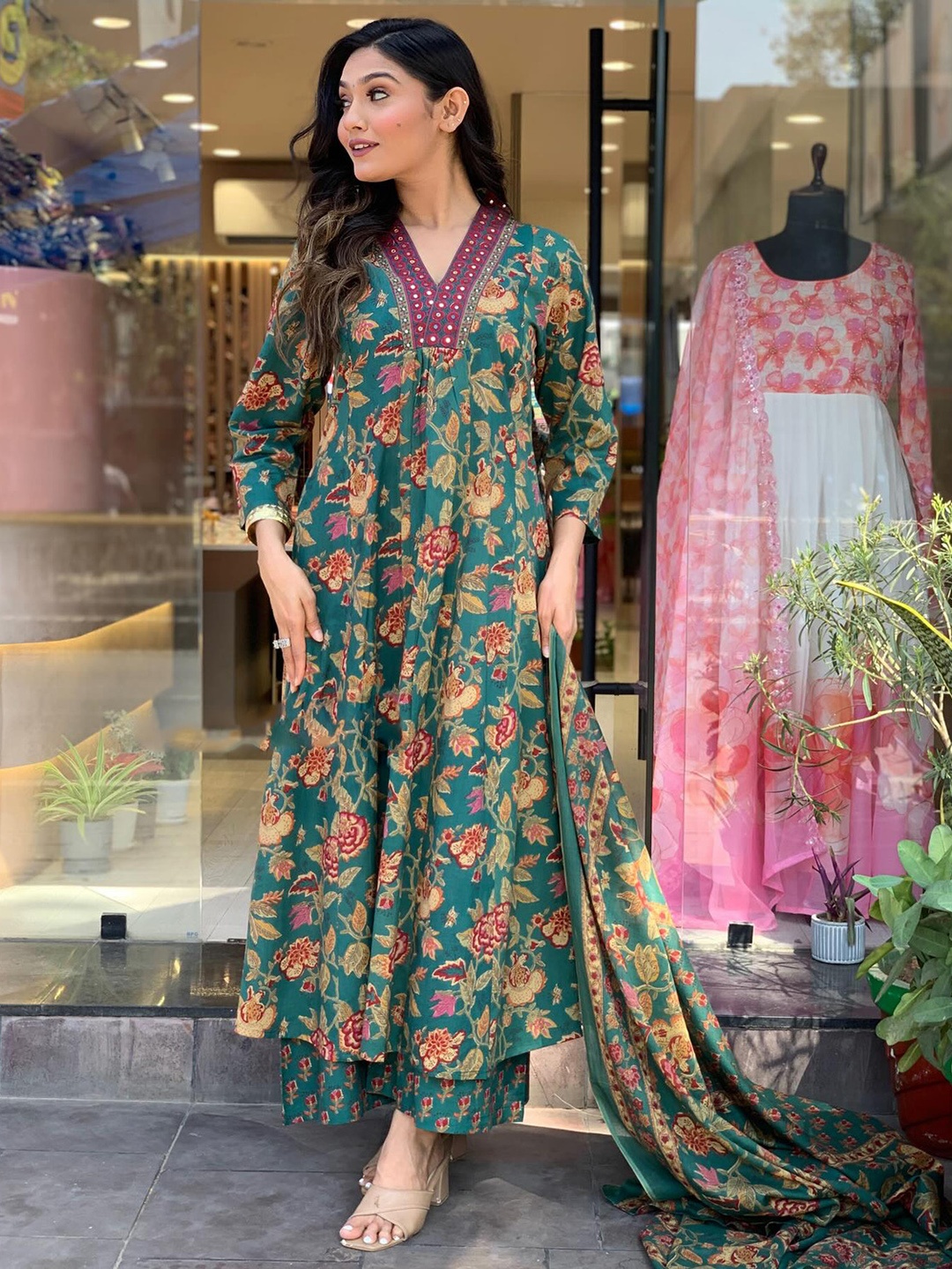 GoSriKi Women Floral Printed V-Neck Anarkali Kurta with Palazzos & With Dupatta, Green
GoSriKi Women Floral Printed V-Neck Anarkali Kurta with Palazzos & With Dupatta, Green