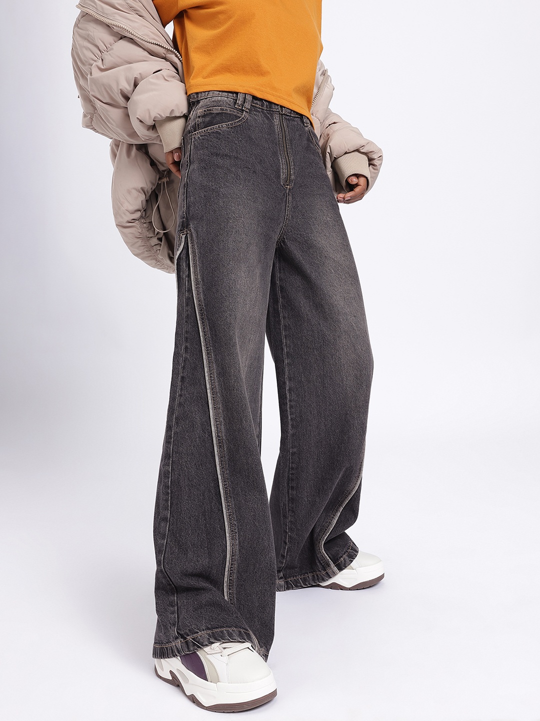 glitchez Women Easygoing Couture Mid-Rise Pure Cotton Light Fade Baggy Fit Jeans, Charcoal
glitchez Women Easygoing Couture Mid-Rise Pure Cotton Light Fade Baggy Fit Jeans, Charcoal
