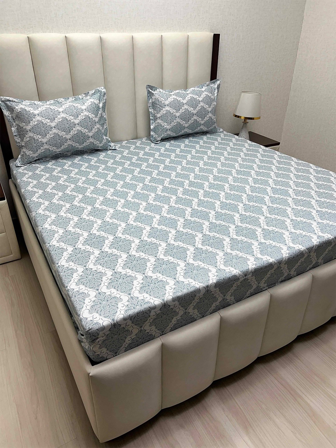 Pure Decor Grey & White Ethnic Motifs 300 TC Queen Bedsheet with 2 Pillow Covers
Pure Decor Grey & White Ethnic Motifs 300 TC Queen Bedsheet with 2 Pillow Covers